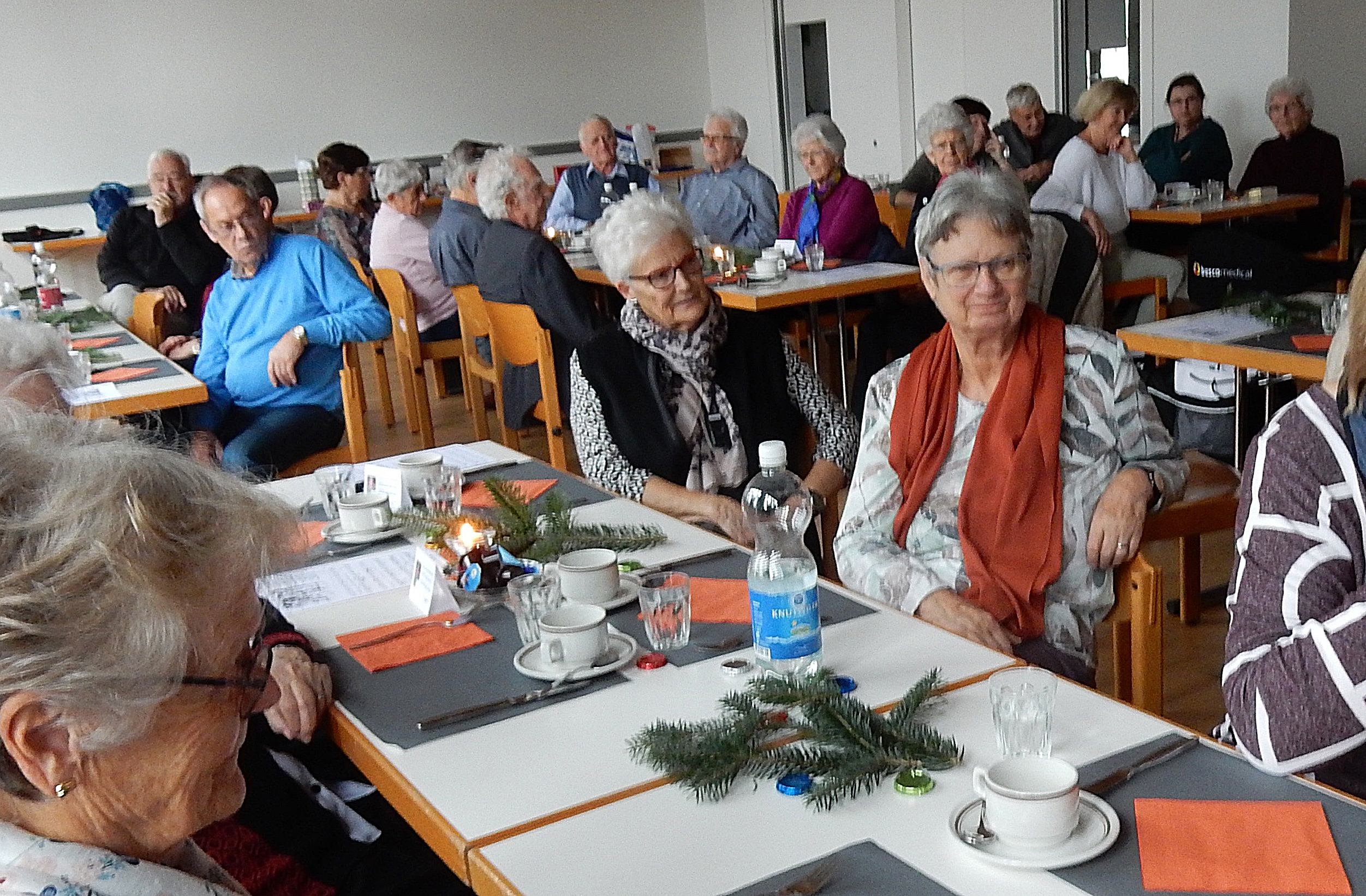 Besinnliche Advents-Lieder und eine humorvolle Weihnachtsgeschichte