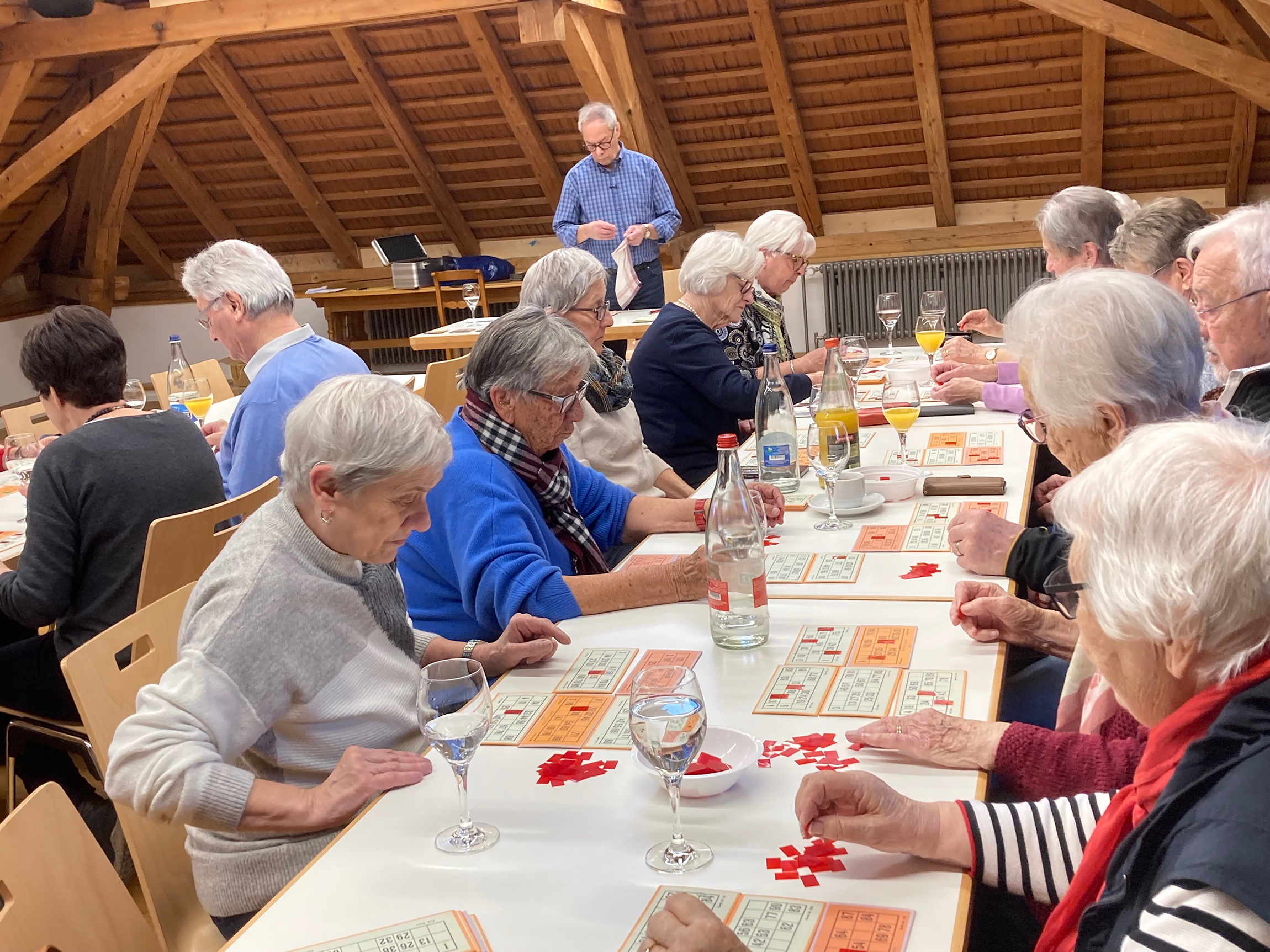 Ein Lottomatch mit Glückskindern
