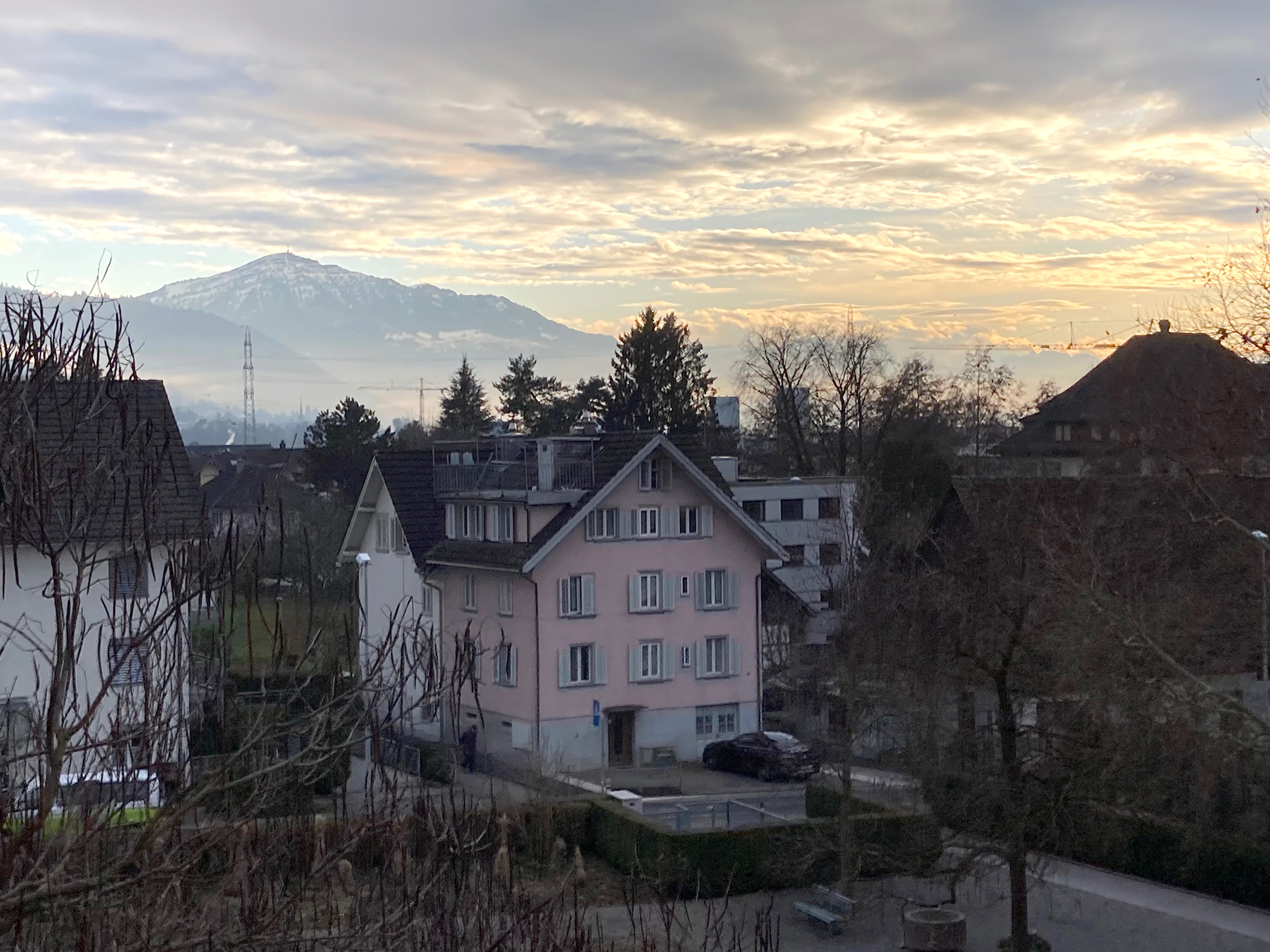 Ein Lottomatch mit Glückskindern